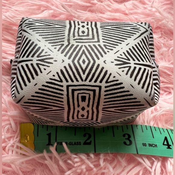 Tiny Purse Emergency Kit - Picture 2 of 3